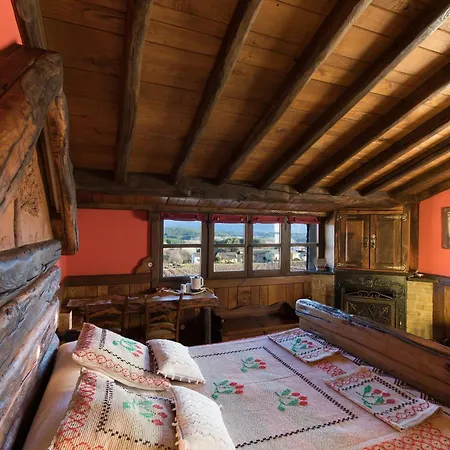 Отель Prada A Tope - Palacio De