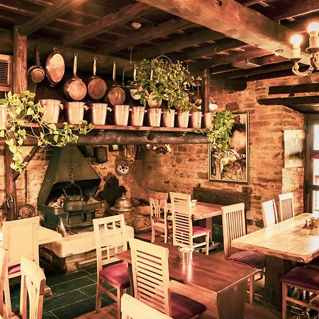 Prada A Tope - Palacio De Hotel Canedo (Leon)