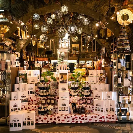 Prada A Tope - Palacio De Hotel