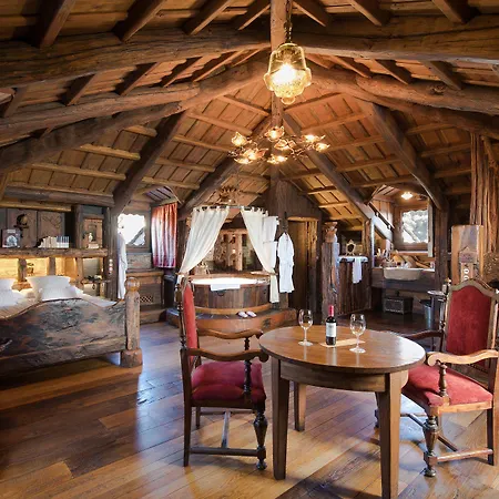 Отель Prada A Tope - Palacio De