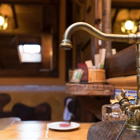 Prada A Tope - Palacio De 4*